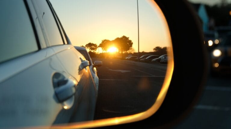 Photo "Why choose a car with a blind spot detection system"
